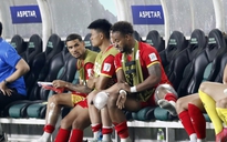 Khổ như Xuân Son: Đã chấn thương còn phải đi thử doping cùng Hoàng Đức