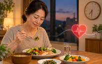 Chuyên gia: Ăn tối vào giờ này để tốt cho huyết áp