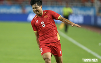 Đội tuyển Việt Nam buộc phải chia tay hậu vệ số 1 Văn Vĩ tại FIFA ASEAN Cup, ông Kim đau đầu