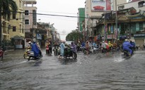 Đường phố Hải Phòng thành sông sau mưa lớn