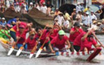 Sôi nổi hội đua thuyền trên sông Hương