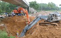 Khởi tố vụ án liên quan đến 9 lần vỡ đường ống nước sông Đà