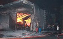 Nhờ chi viện từ TP.HCM, Đồng Nai lên dập lửa ở Công ty Sakata tại Bình Dương