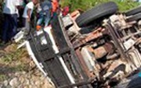 Xe buýt rơi xuống hẻm núi ở Haiti, 23 người chết
