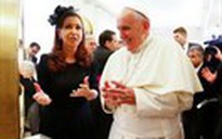 Nữ tổng thống Argentina bị IS đe dọa vì quen với Giáo hoàng