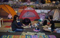 Người biểu tình Hồng Kong dựng lều phong tỏa trung tâm