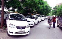 Nhiều hãng taxi, xe khách giảm giá cước