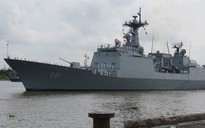 Cận cảnh khu trục hạm tàng hình Hàn Quốc