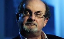 Nhà văn Salman Rushdie đoạt giải Best of the Booker