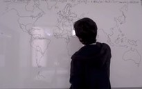 Bé trai tự kỷ vẽ bản đồ thế giới bằng trí nhớ siêu phàm