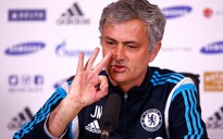 HLV Mourinho nổi cáu khi Chelsea bị chỉ trích