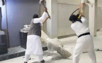Phẫn nộ cảnh phiến quân IS đập phá cổ vật ở Iraq