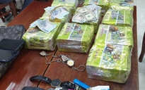 Chặn bắt xe Toyota Corolla Altis chở 10 kg ma túy đá từ Campuchia về Việt Nam