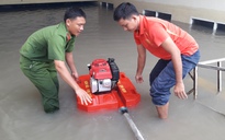 'Giải cứu' hàng trăm ô tô, xe máy chìm dưới hầm chung cư sau mưa lớn