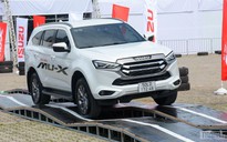 Isuzu mu-X 2022 giá từ 900 triệu, tham vọng thoát ế cạnh tranh Toyota Fortuner