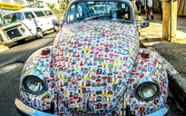 ‘Con bọ’ Volkswagen Beetle dán 1.500 bức hình cầu thủ dự World Cup