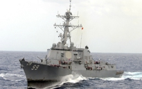 Iran nổ súng bắt tàu hàng, Mỹ điều tàu khu trục đến theo dõi
