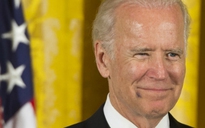 Phó Tổng thống Mỹ Joe Biden bị chó cưng cắn bầm môi