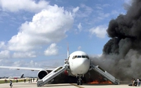 Mỹ: Máy bay chở 101 người bốc cháy tại sân bay