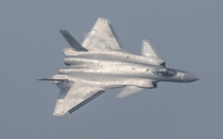 Trung Quốc cho máy bay tàng hình J-20 bay biểu diễn 60 giây