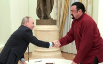 Tổng thống Putin cấp hộ chiếu Nga cho diễn viên Mỹ Steven Seagal