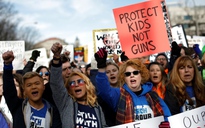 Người Mỹ biểu tình rầm rộ chống bạo lực súng đạn