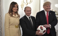 Ông Putin tặng quả bóng World Cup cho ông Trump