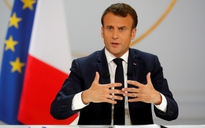 Tổng thống Macron hứa giảm thuế thu nhập như đòi hỏi của phong trào biểu tình
