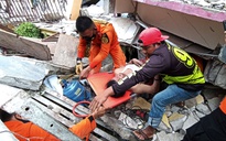 Động đất Indonesia: 42 người chết, hơn 820 người bị thương, nhiều người còn mắc kẹt