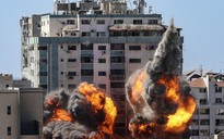 Israel đánh sập trụ sở các hãng truyền thông tại Dải Gaza