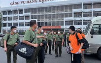 Công an TP.HCM trục xuất 12 người Trung Quốc nhập cảnh trái phép