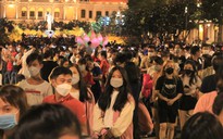 Giao thừa Nhâm Dần 2022: Chục ngàn người Sài Gòn chơi Tết, đường hoa Nguyễn Huệ kín người