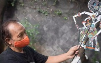 Nghệ sĩ Indonesia biến rác thành tác phẩm rối bóng