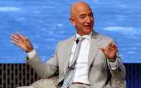 Tổng giám đốc Amazon trở thành tỉ phú 200 tỉ USD đầu tiên khi mua sắm trực tuyến lên ngôi nhờ Covid-19