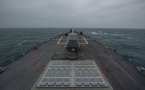 Khu trục hạm Mỹ đi qua eo biển Đài Loan