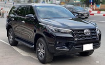 Toyota Fortuner 2021 'chạy lướt' rao bán đầu tiên tại Việt Nam