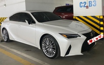 Lexus IS 2021 vừa mua đã bán lại tại Việt Nam, lỗ 200 triệu đồng