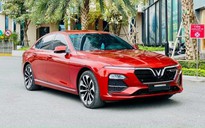 Sedan tầm giá 1 tỉ đồng tháng 7.2022: VinFast Lux A2.0 'ép' Toyota Camry giảm mạnh doanh số