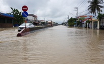 QL1 qua Khánh Hòa ngập nặng, có nơi sâu 1m