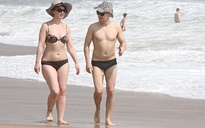 Nha Trang nhiều ngày không thêm ca nhiễm Covid-19: Khách Tây bikini nô đùa thỏa thích