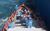 Cứu thuyền viên Philippines bị tắc ruột, nguy kịch khi lao động trên biển