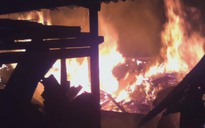 Hỏa hoạn thiêu rụi xưởng gỗ