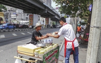 Phận mưu sinh chui trên đất Thái - Kỳ 3: Ngày bán hàng rong, tối chui 'ổ chuột'