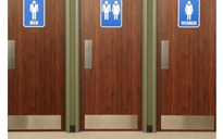 Có nên xây phòng vệ sinh trung tính cho người chuyển giới?