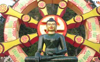 Chiêm ngưỡng Phật ngọc Hòa bình thế giới tại lễ hội Quán Thế Âm