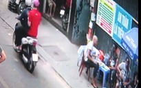 Hai tên cướp đi xe SH giật túi xách của một Việt kiều trên đường Bùi Viện