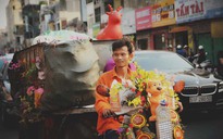 Cận cảnh chiếc xe chở rác độc nhất vô nhị giữa Sài Gòn