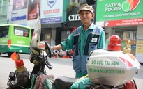 Ông già nhặt rác giữa Sài Gòn và chuyện nghĩa hiệp thích bao đồng