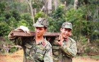 Bộ đội giúp dân vùng sạt lở núi Nam Trà My dựng nhà mới