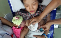 Sản phụ sinh đôi: 1 bé sinh trong toilet ở nhà, 1 bé sinh tại bệnh viện